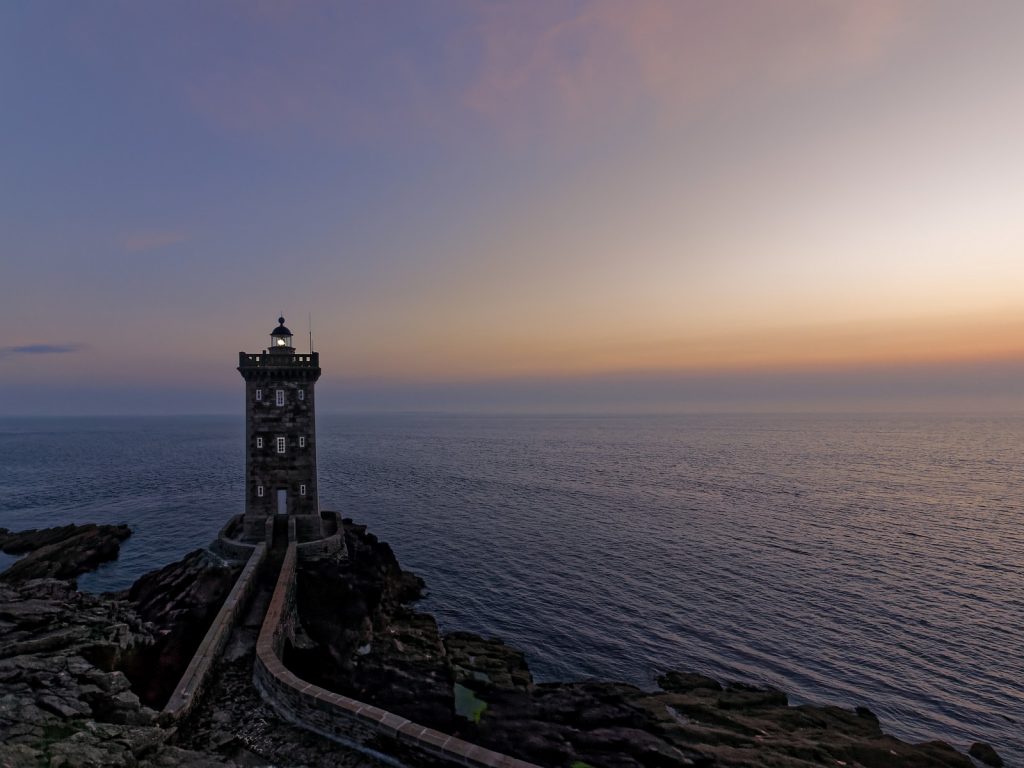 Bretagne, Brittany, phare, lighthouse, Kermorvan, Le Conquet, mer, océan, sea, ocean, horizon, 