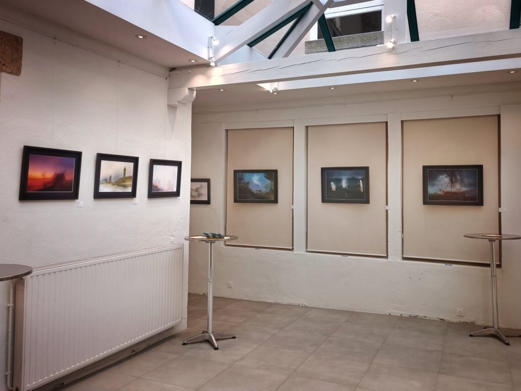 2025-09 Expo Cour des arts Vannes 12 Exposition Manu Munier Photographie Cour des Arts, Vannes, Chambre des notaires