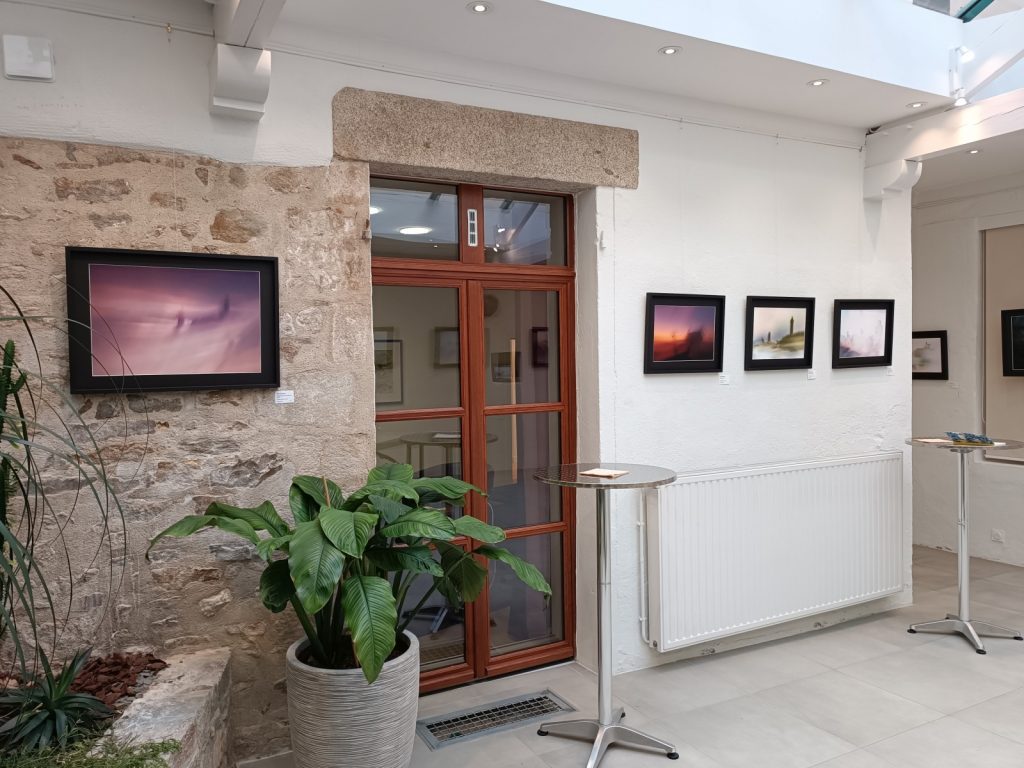 2025-09 Expo Cour des arts Vannes 13 Exposition Manu Munier Photographie Cour des Arts, Vannes, Chambre des notaires