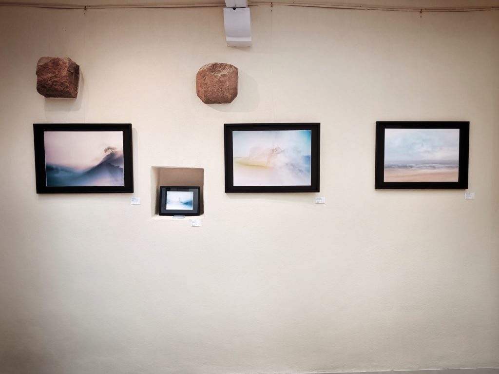 2025-09 Expo Cour des arts Vannes 14 Exposition Manu Munier Photographie Cour des Arts, Vannes, Chambre des notaires
